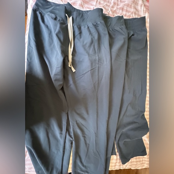 FIGS scrub pants.Tags cut out but I believe they are highwaisted Livingston M. - Picture 9 of 9